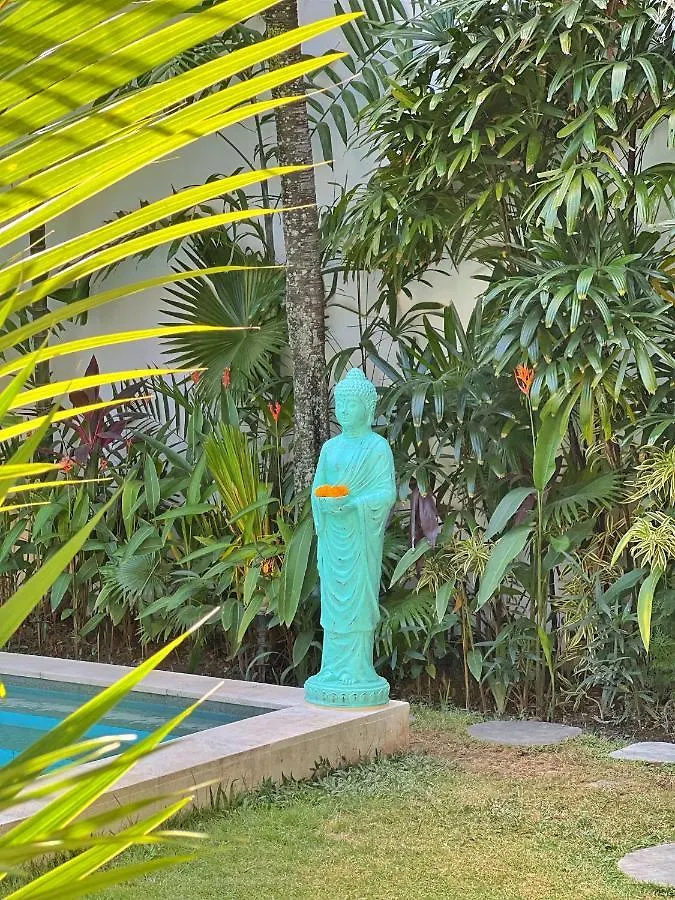 Villa Teman Eden, 4Br Prime Location Seminyak Beach